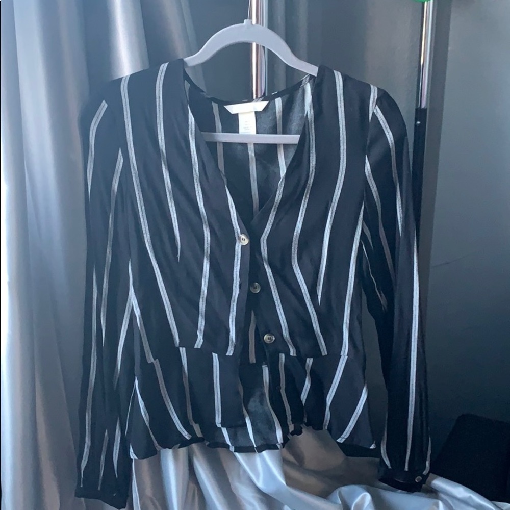 Black and white long sleeve v-neck button down